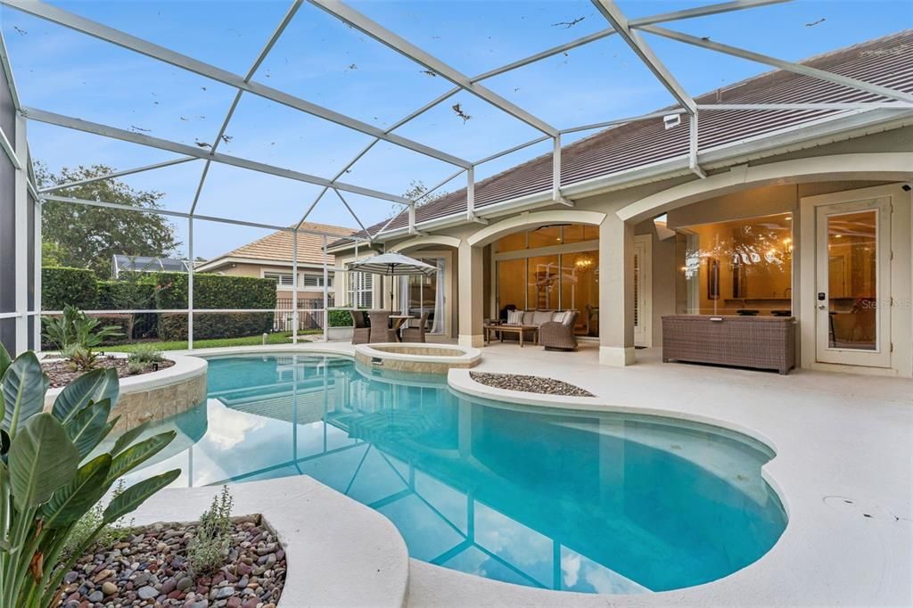Activo con contrato: $925,000 (4 camas, 3 baños, 3066 Pies cuadrados)