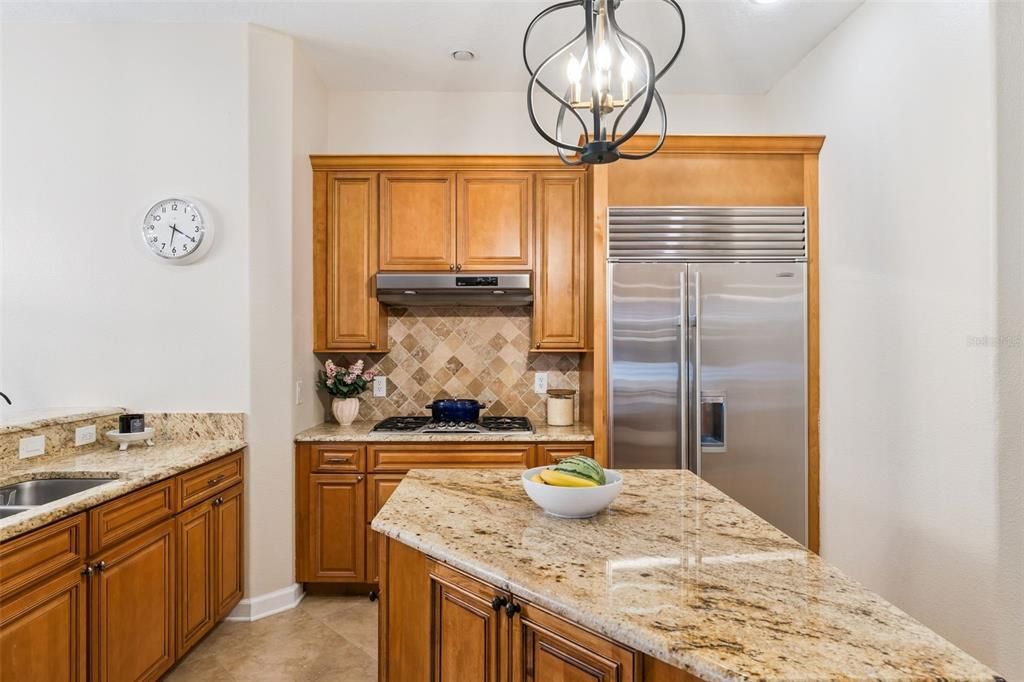 Activo con contrato: $925,000 (4 camas, 3 baños, 3066 Pies cuadrados)