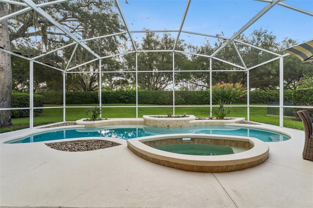 Activo con contrato: $925,000 (4 camas, 3 baños, 3066 Pies cuadrados)