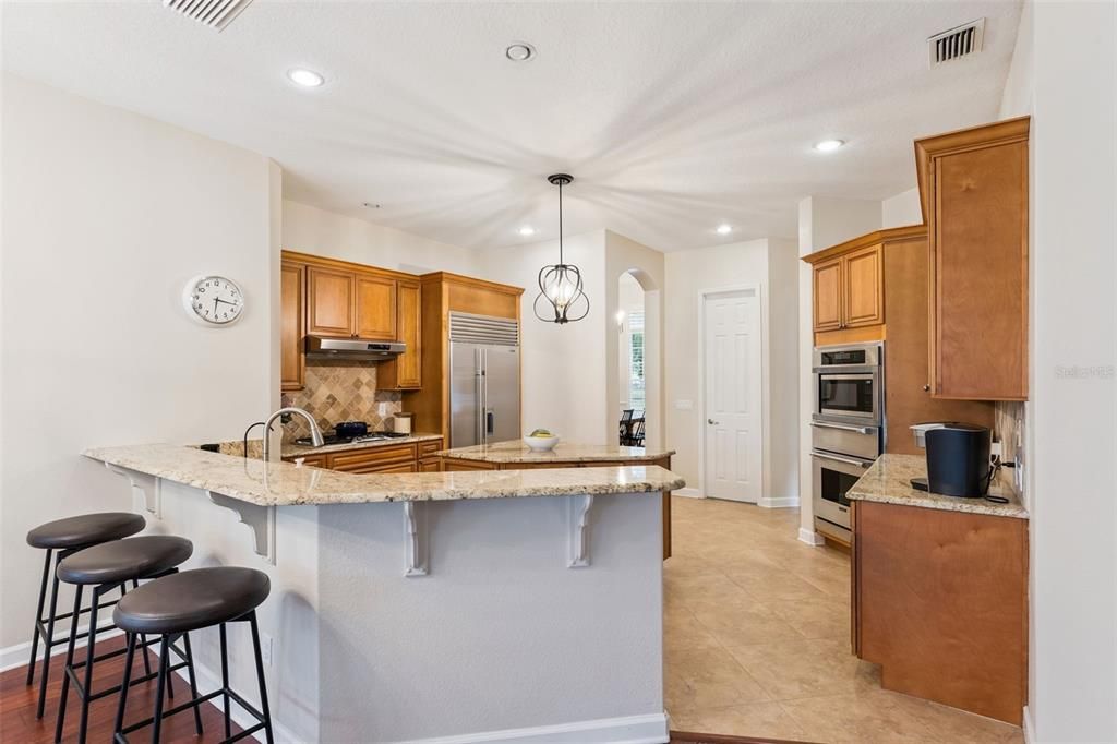 Activo con contrato: $925,000 (4 camas, 3 baños, 3066 Pies cuadrados)
