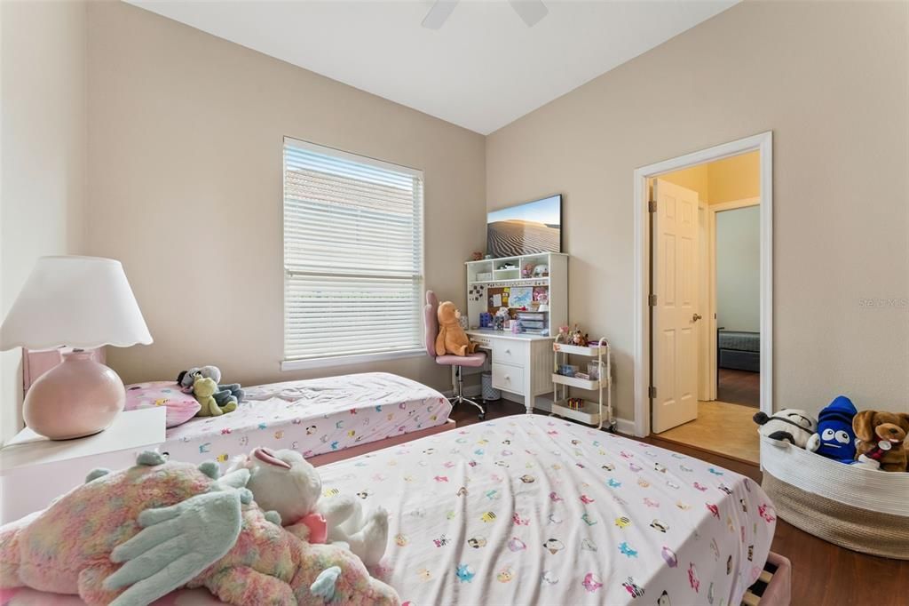 Activo con contrato: $925,000 (4 camas, 3 baños, 3066 Pies cuadrados)