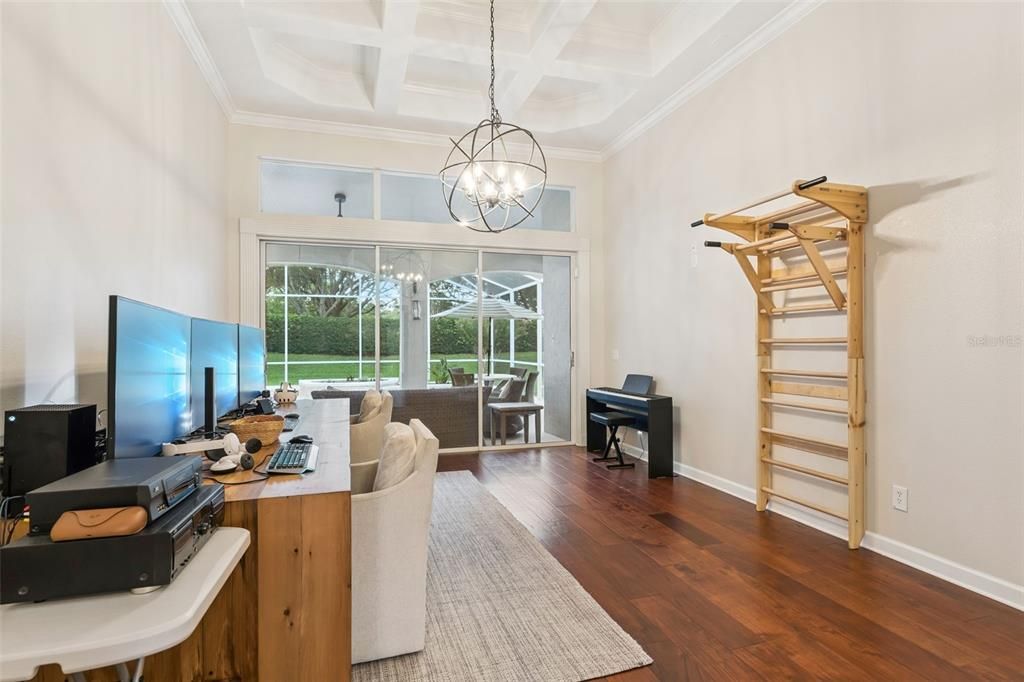 Activo con contrato: $925,000 (4 camas, 3 baños, 3066 Pies cuadrados)