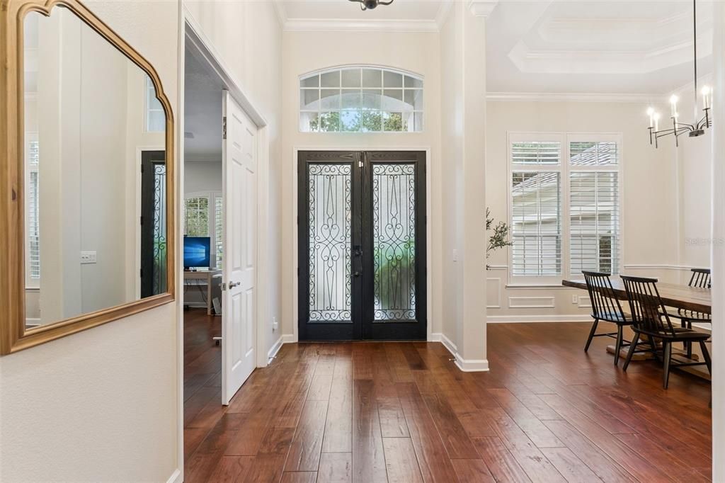 Activo con contrato: $925,000 (4 camas, 3 baños, 3066 Pies cuadrados)