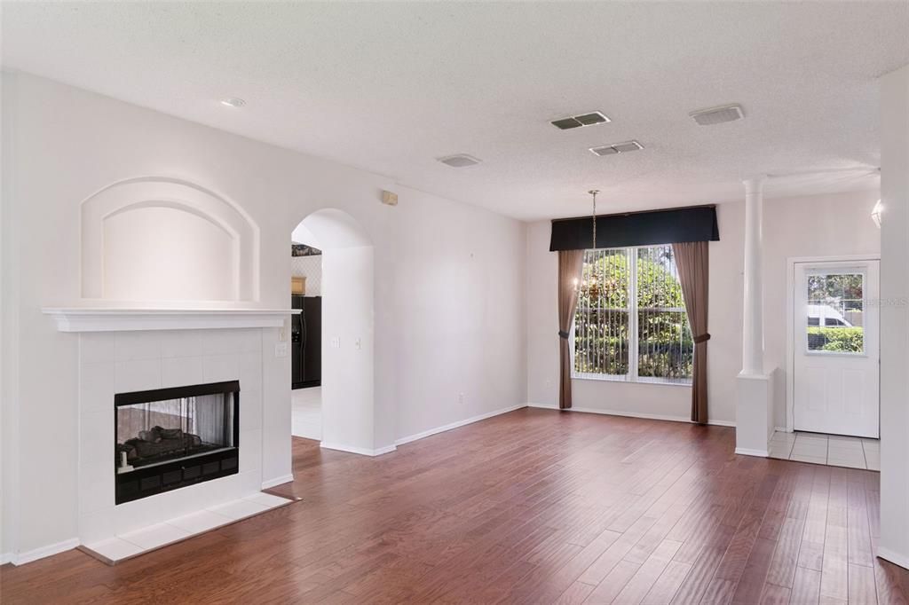 For Sale: $415,000 (3 beds, 2 baths, 1965 Square Feet)