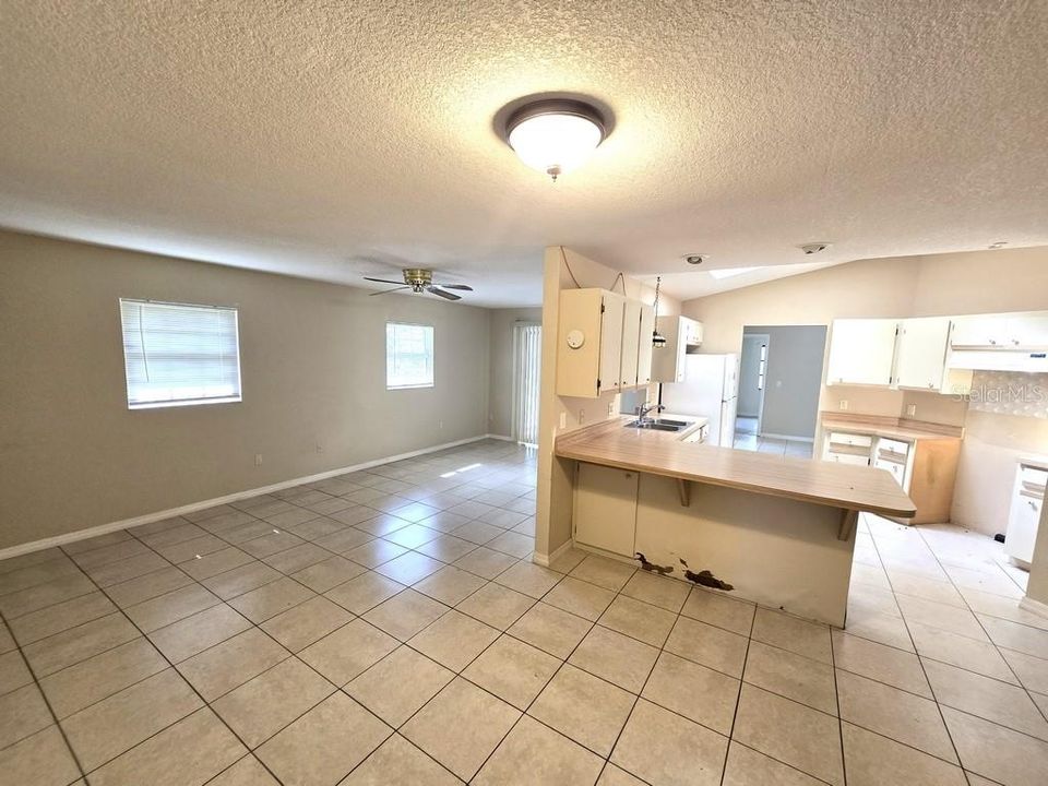 En Venta: $249,900 (3 camas, 2 baños, 1647 Pies cuadrados)