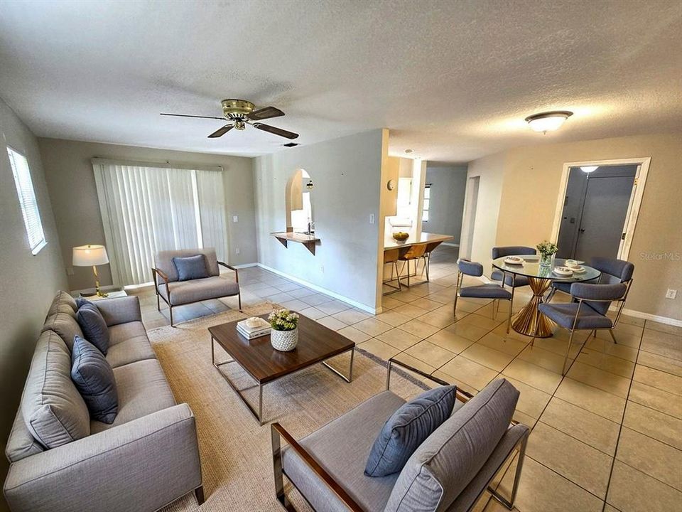 En Venta: $249,900 (3 camas, 2 baños, 1647 Pies cuadrados)
