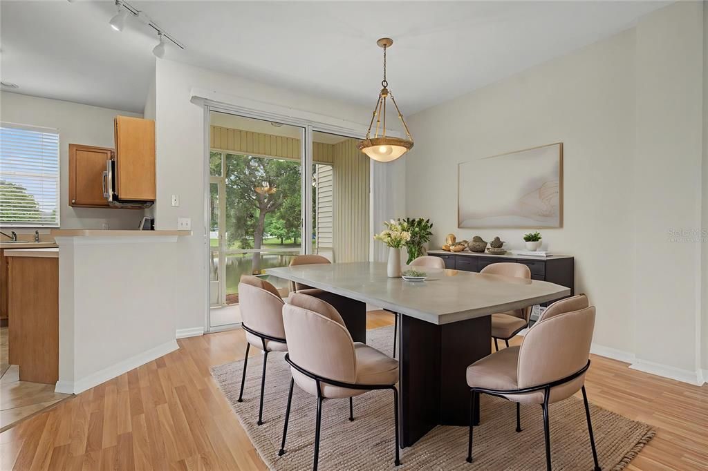 For Sale: $249,900 (2 beds, 1 baths, 1134 Square Feet)
