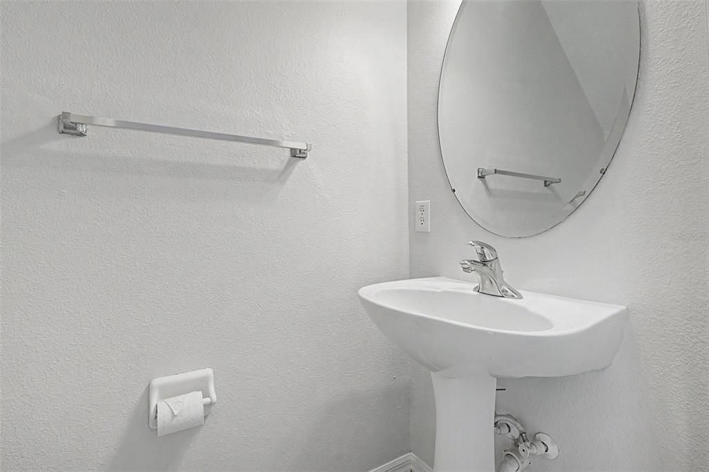 For Sale: $249,900 (2 beds, 1 baths, 1134 Square Feet)