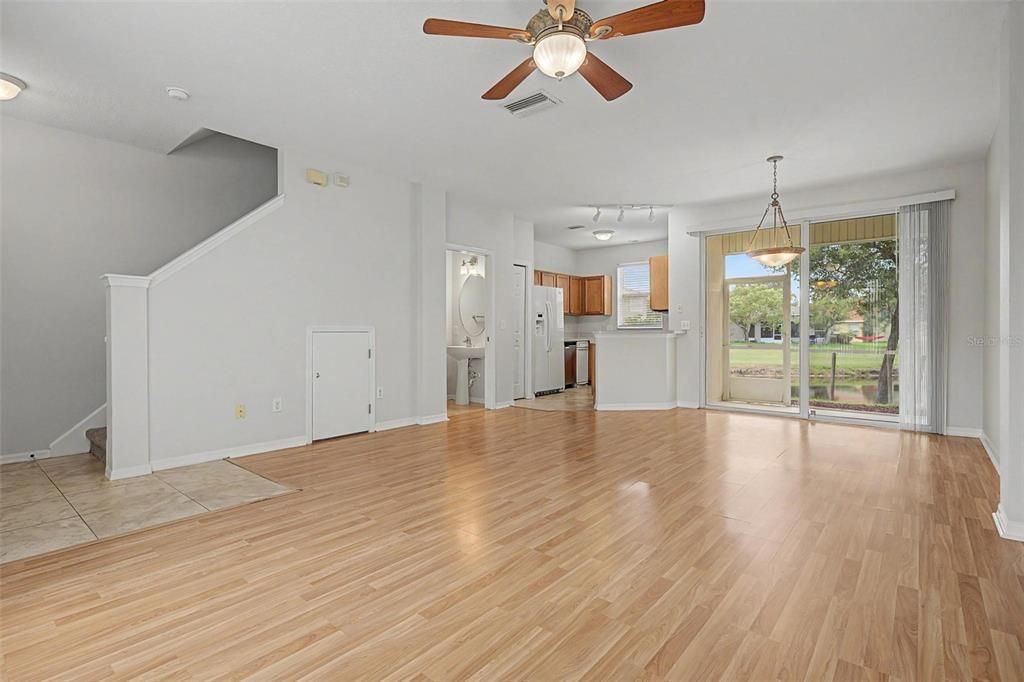 For Sale: $249,900 (2 beds, 1 baths, 1134 Square Feet)