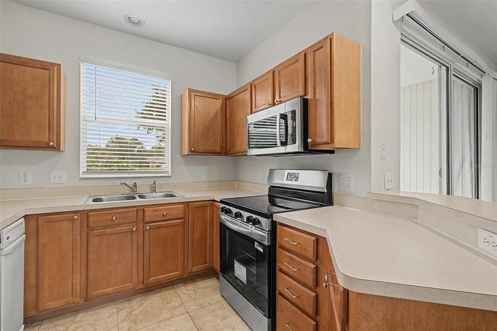 For Sale: $249,900 (2 beds, 1 baths, 1134 Square Feet)