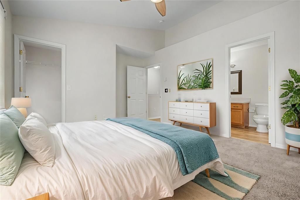 For Sale: $249,900 (2 beds, 1 baths, 1134 Square Feet)