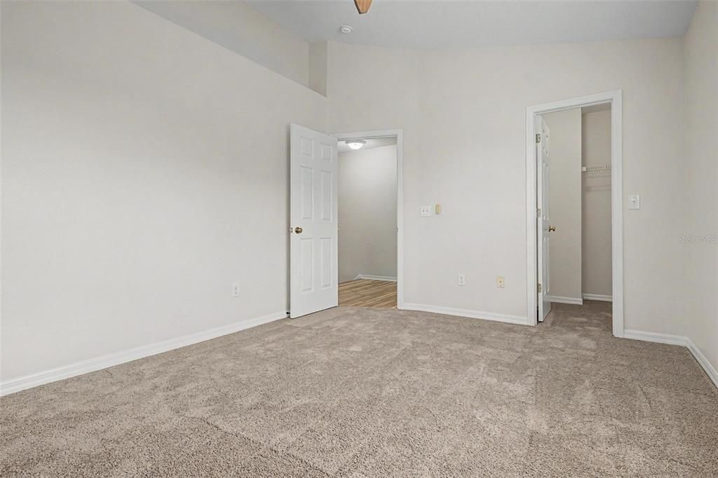 For Sale: $249,900 (2 beds, 1 baths, 1134 Square Feet)