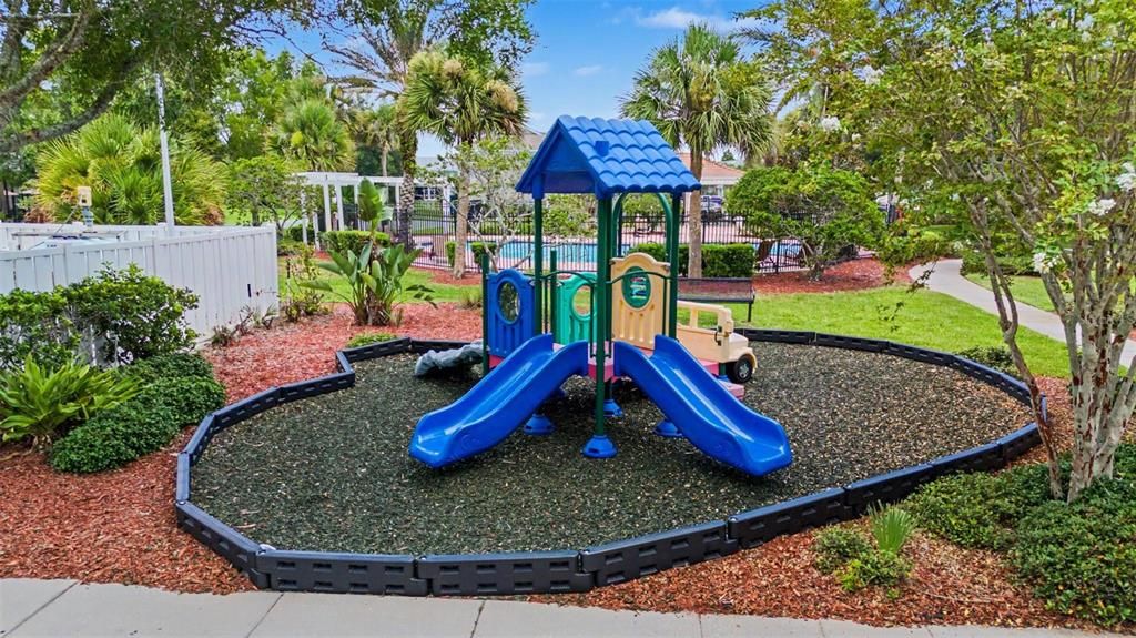 For Sale: $249,900 (2 beds, 1 baths, 1134 Square Feet)