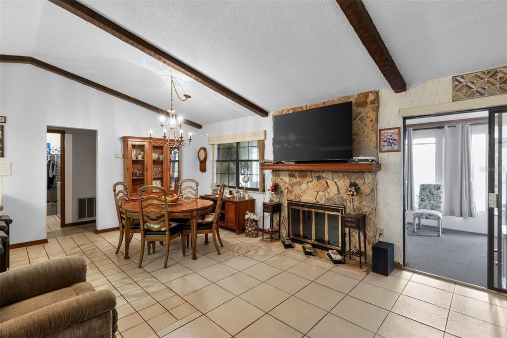 For Sale: $245,000 (3 beds, 2 baths, 1302 Square Feet)
