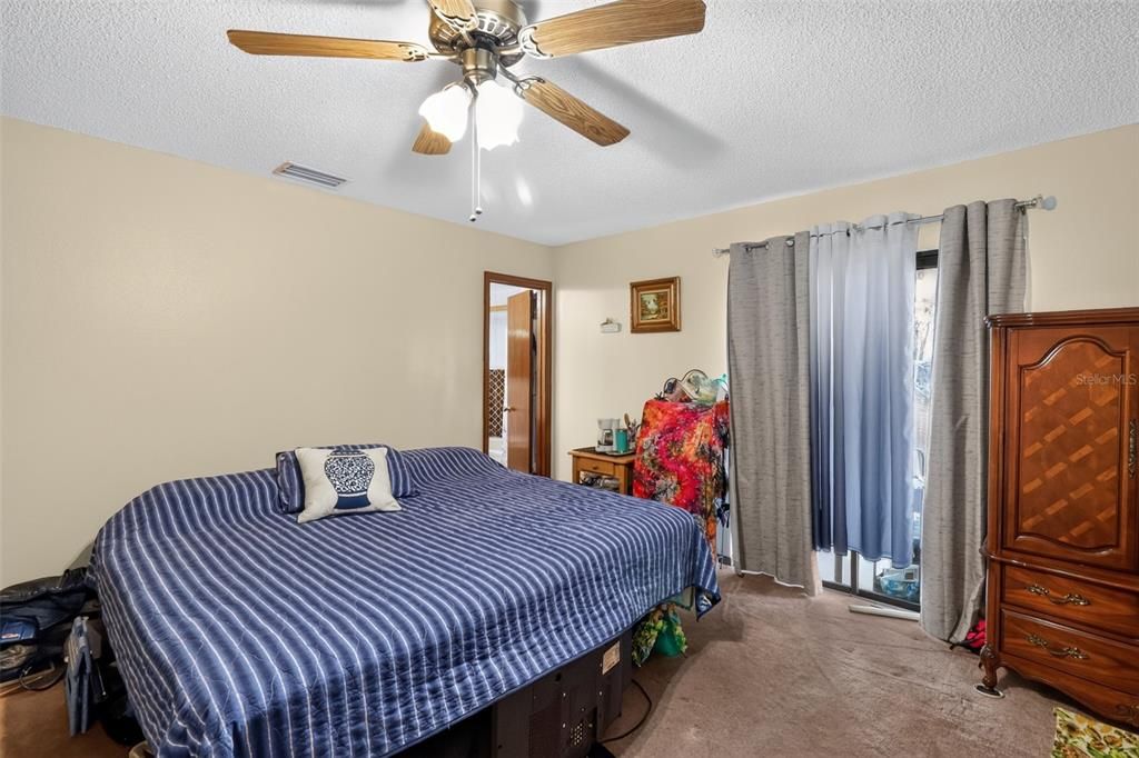 For Sale: $245,000 (3 beds, 2 baths, 1302 Square Feet)