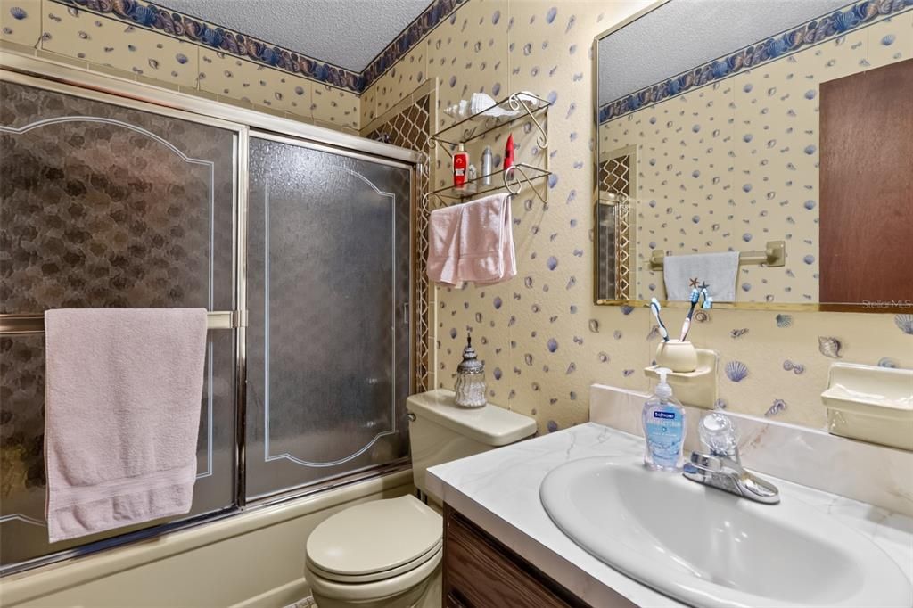 For Sale: $245,000 (3 beds, 2 baths, 1302 Square Feet)