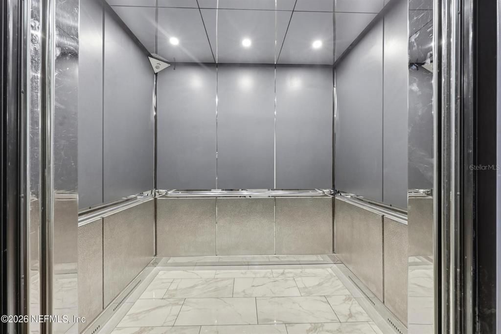 For Rent: $2,400 (2 beds, 2 baths, 1329 Square Feet)