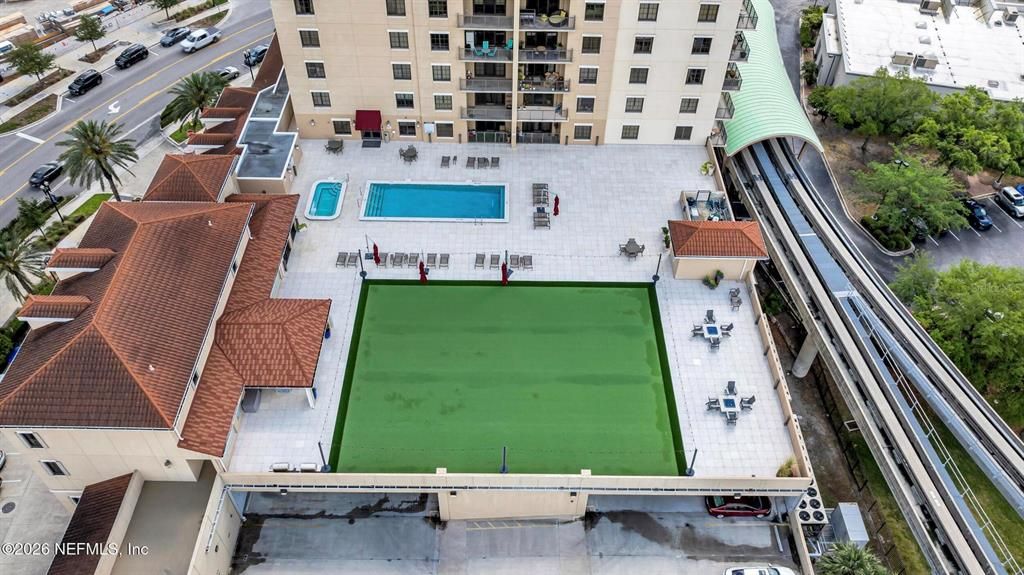 For Rent: $2,400 (2 beds, 2 baths, 1329 Square Feet)