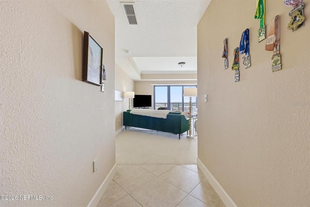 For Rent: $2,400 (2 beds, 2 baths, 1329 Square Feet)
