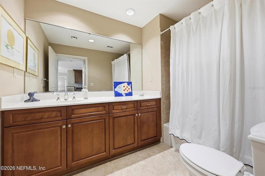 For Rent: $2,400 (2 beds, 2 baths, 1329 Square Feet)