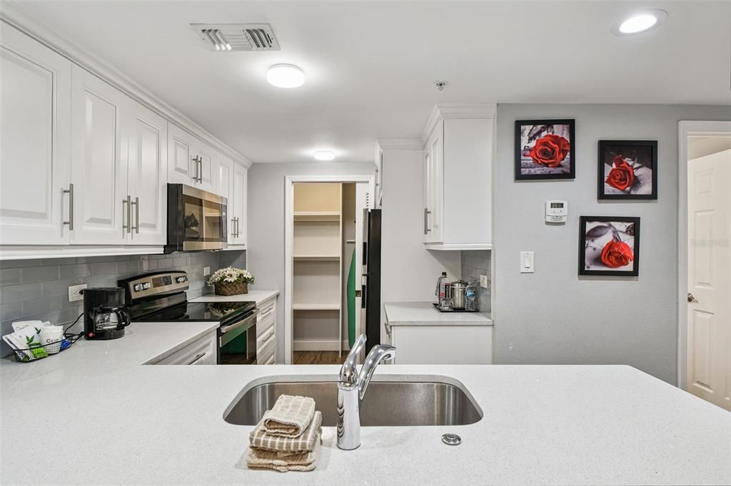 En Venta: $274,900 (1 camas, 1 baños, 825 Pies cuadrados)