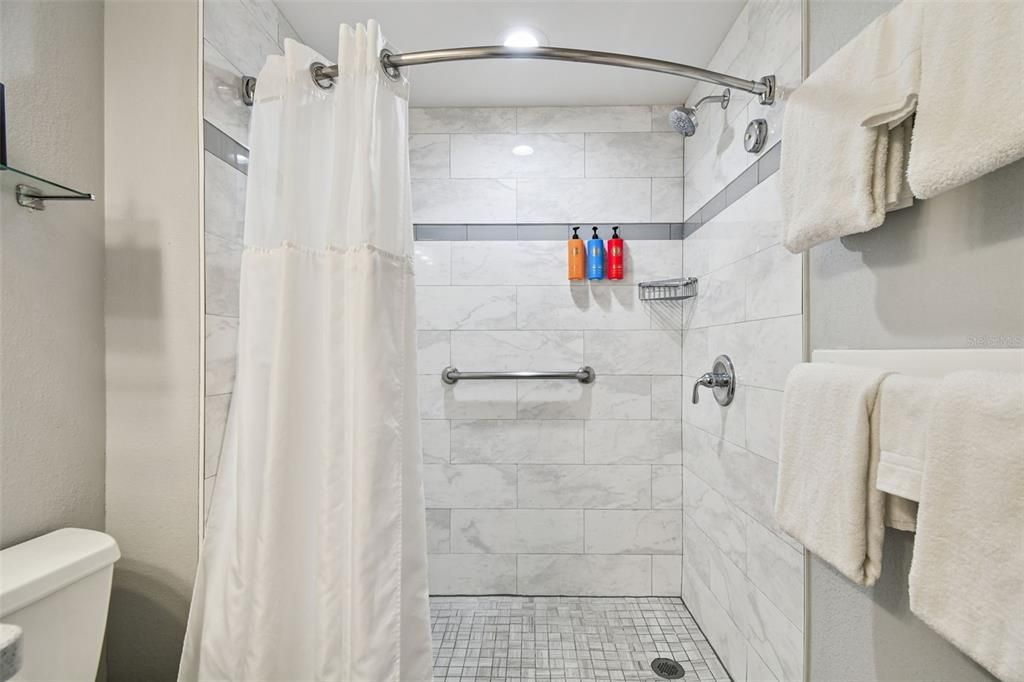 En Venta: $274,900 (1 camas, 1 baños, 825 Pies cuadrados)