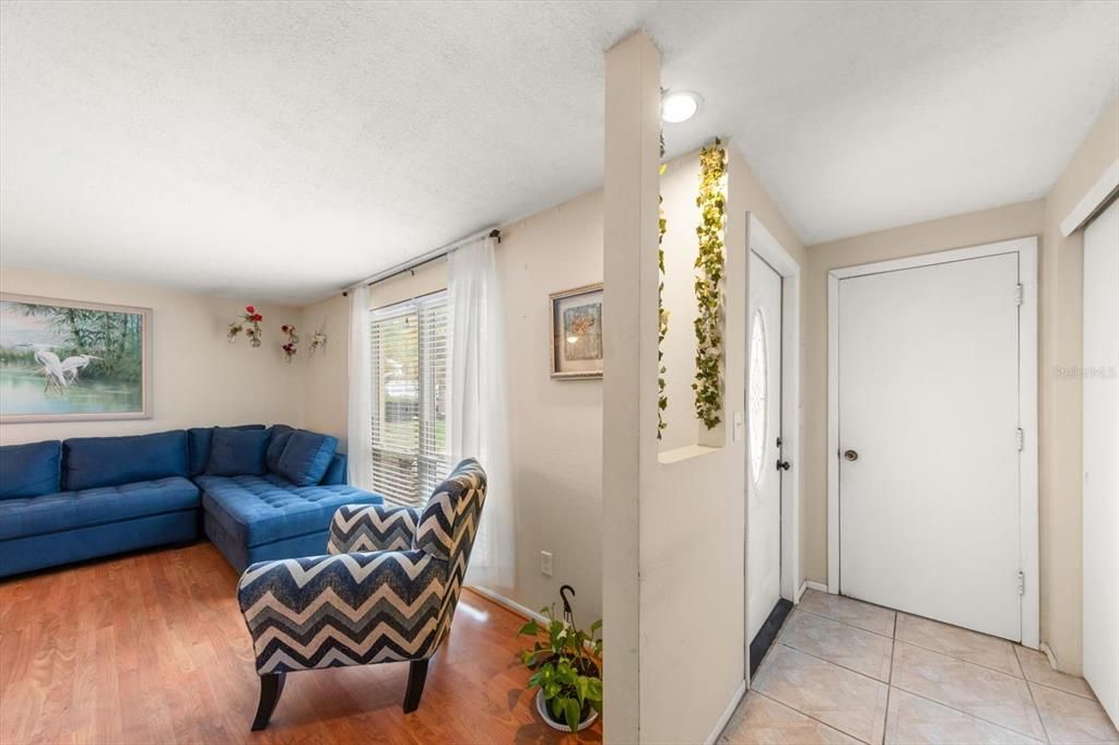En Venta: $355,000 (3 camas, 2 baños, 1176 Pies cuadrados)
