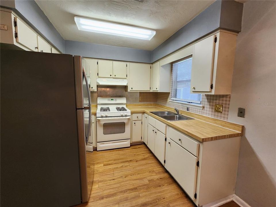 For Rent: $2,000 (3 beds, 1 baths, 1058 Square Feet)