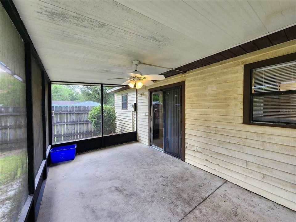 For Rent: $2,000 (3 beds, 1 baths, 1058 Square Feet)