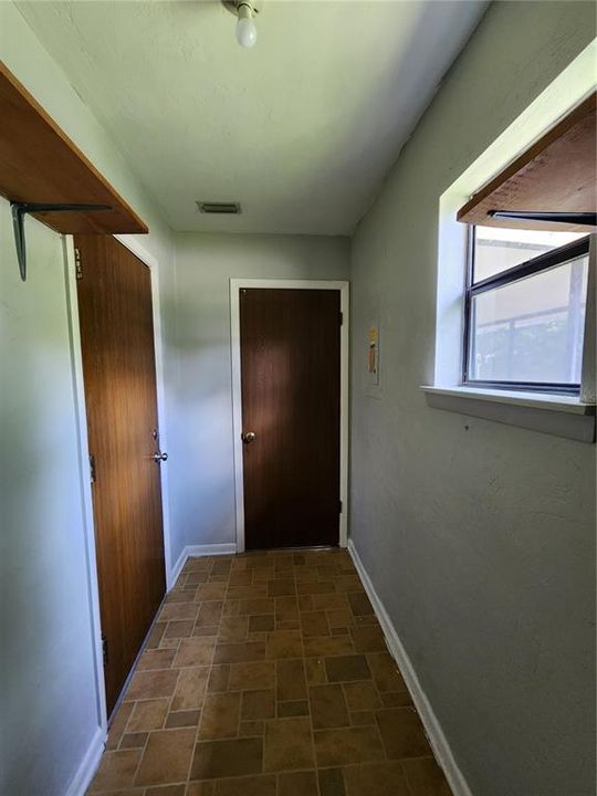 For Rent: $2,000 (3 beds, 1 baths, 1058 Square Feet)