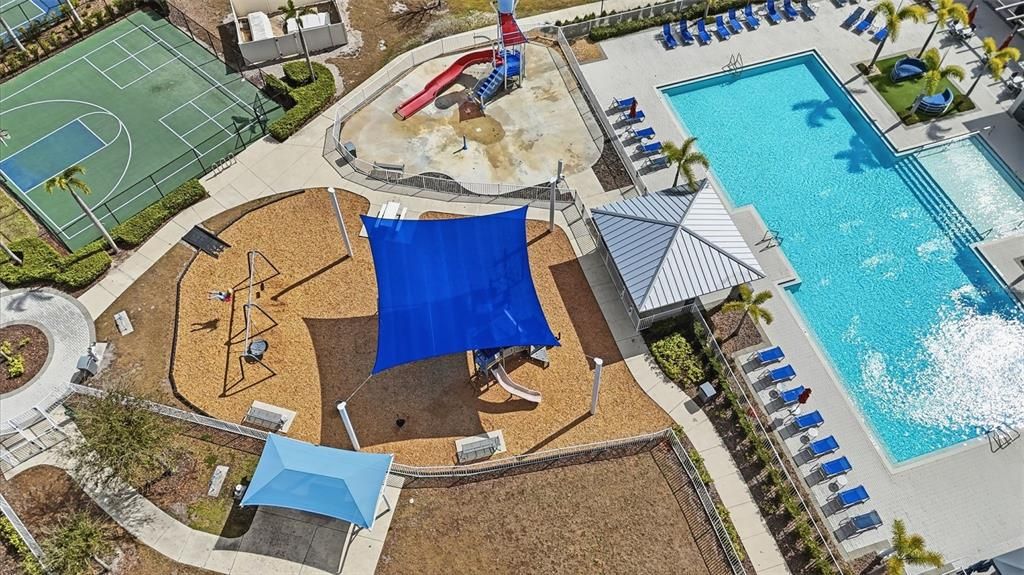 В аренду: $2,700 (4 спален, 2 ванн, 2635 Квадратных фут)