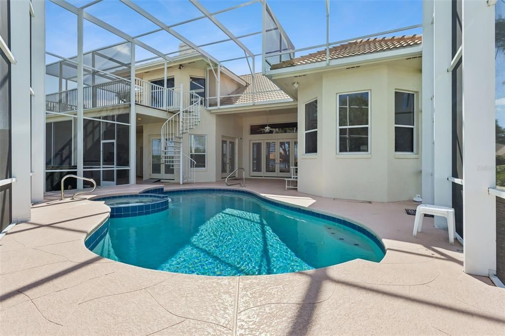 En Venta: $875,000 (4 camas, 3 baños, 4502 Pies cuadrados)