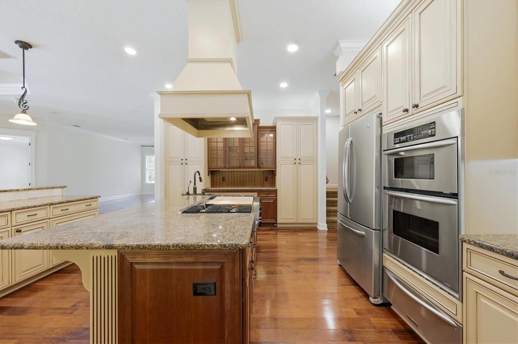 En Venta: $2,500,000 (5 camas, 4 baños, 5047 Pies cuadrados)