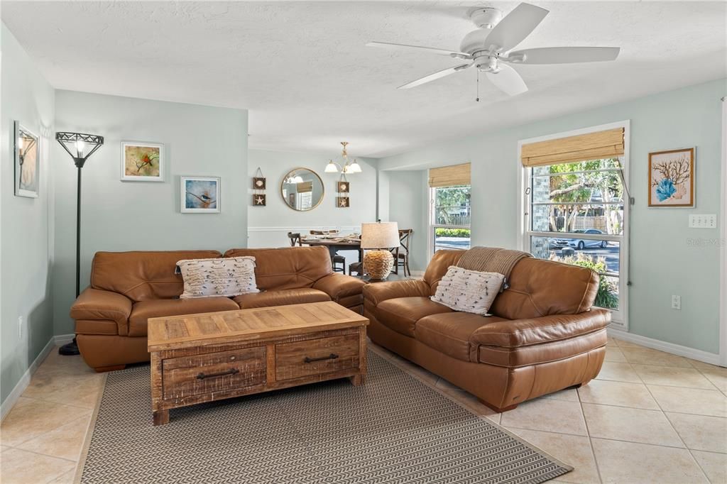 For Sale: $999,900 (3 beds, 2 baths, 1905 Square Feet)