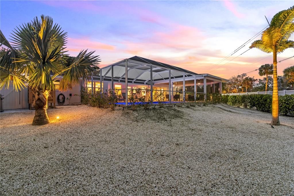 For Sale: $999,900 (3 beds, 2 baths, 1905 Square Feet)