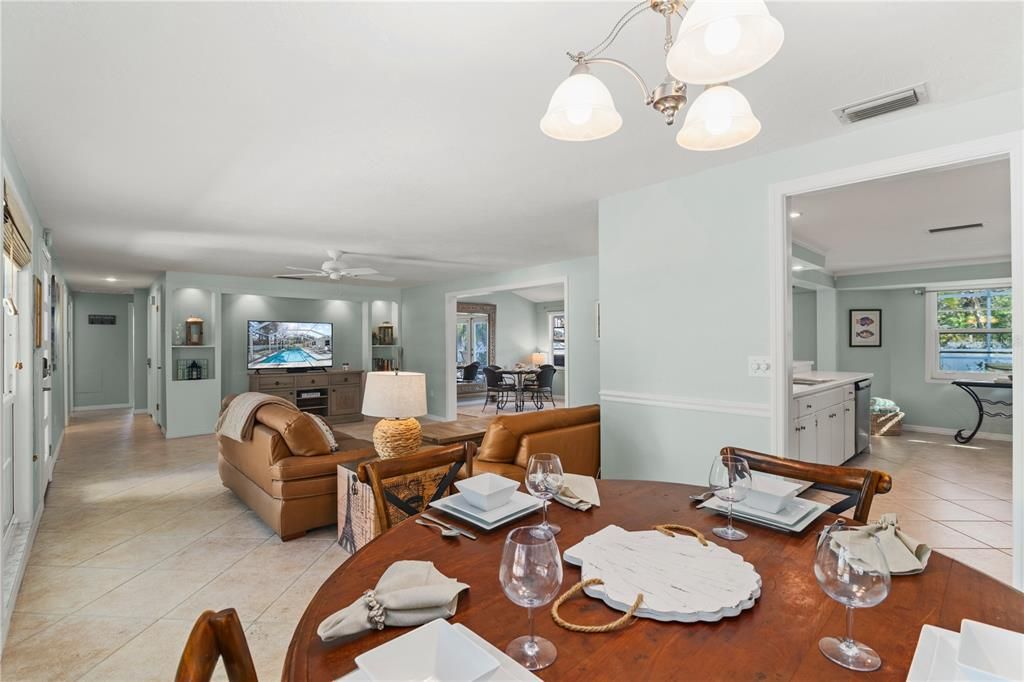 For Sale: $999,900 (3 beds, 2 baths, 1905 Square Feet)