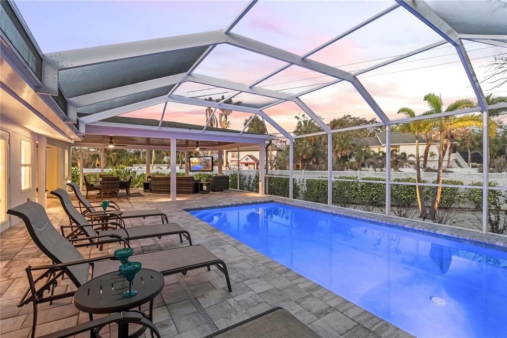 For Sale: $999,900 (3 beds, 2 baths, 1905 Square Feet)