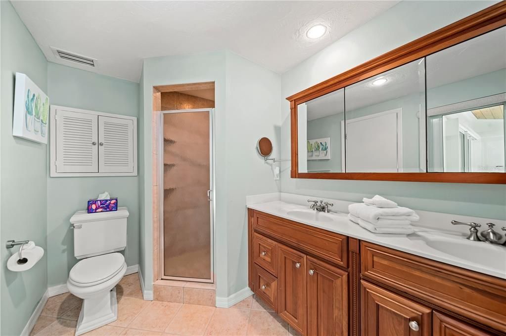 For Sale: $999,900 (3 beds, 2 baths, 1905 Square Feet)
