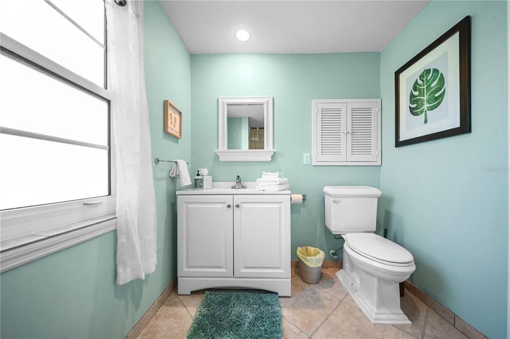 For Sale: $999,900 (3 beds, 2 baths, 1905 Square Feet)