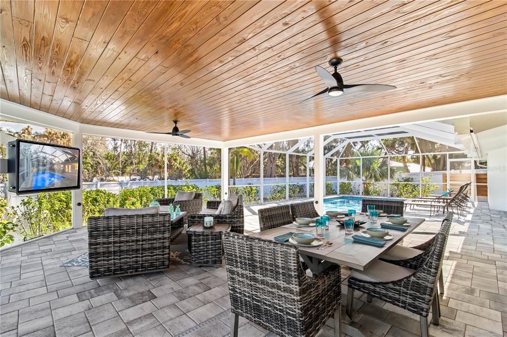 For Sale: $999,900 (3 beds, 2 baths, 1905 Square Feet)