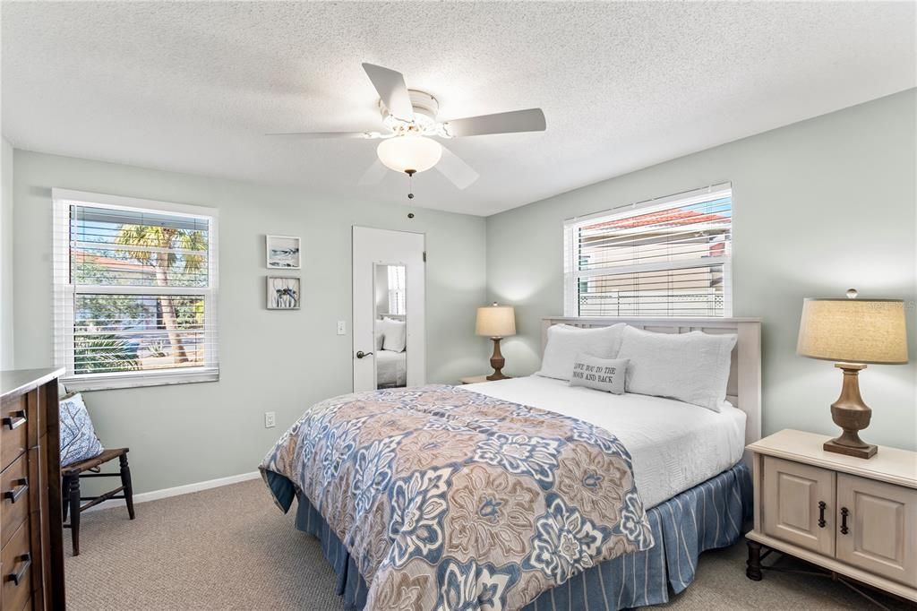 For Sale: $999,900 (3 beds, 2 baths, 1905 Square Feet)