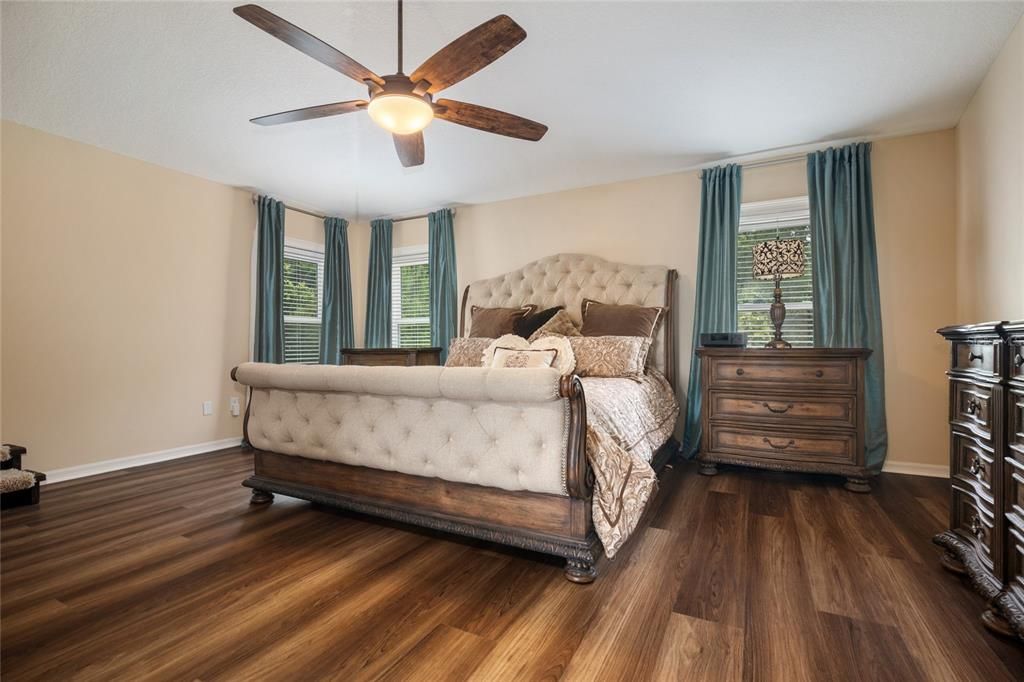 For Sale: $699,000 (5 beds, 3 baths, 3595 Square Feet)