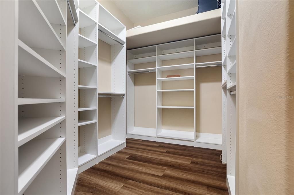For Sale: $699,000 (5 beds, 3 baths, 3595 Square Feet)