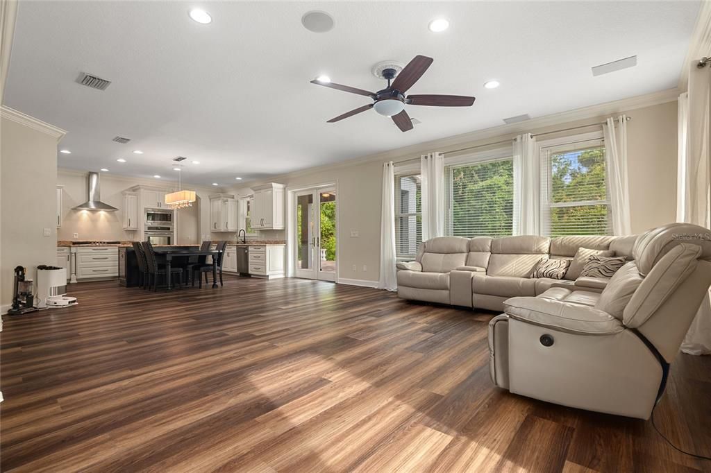 For Sale: $699,000 (5 beds, 3 baths, 3595 Square Feet)