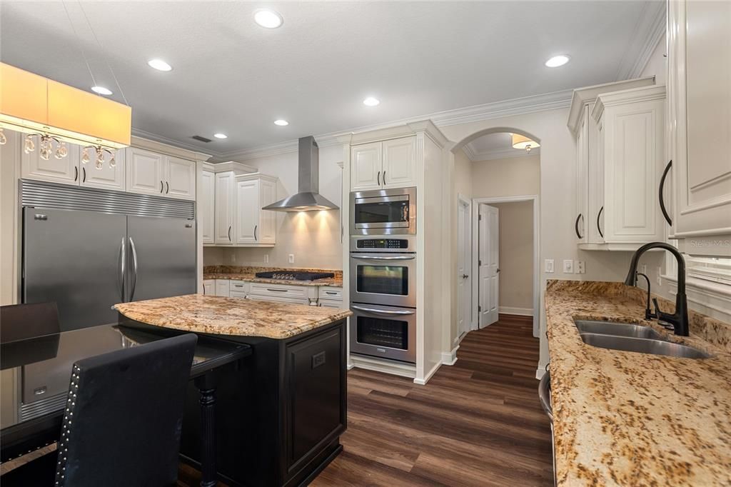 For Sale: $699,000 (5 beds, 3 baths, 3595 Square Feet)