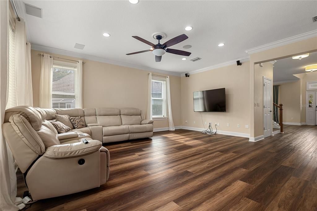 For Sale: $699,000 (5 beds, 3 baths, 3595 Square Feet)