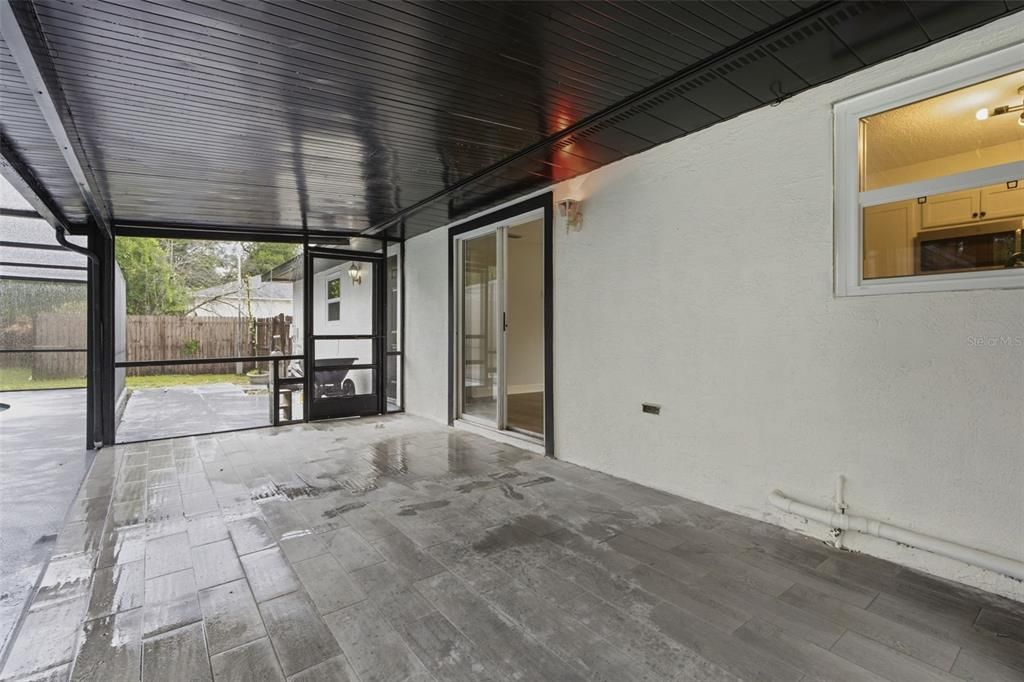 En Venta: $415,000 (4 camas, 3 baños, 1969 Pies cuadrados)