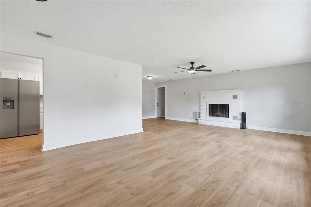 En Venta: $415,000 (4 camas, 3 baños, 1969 Pies cuadrados)