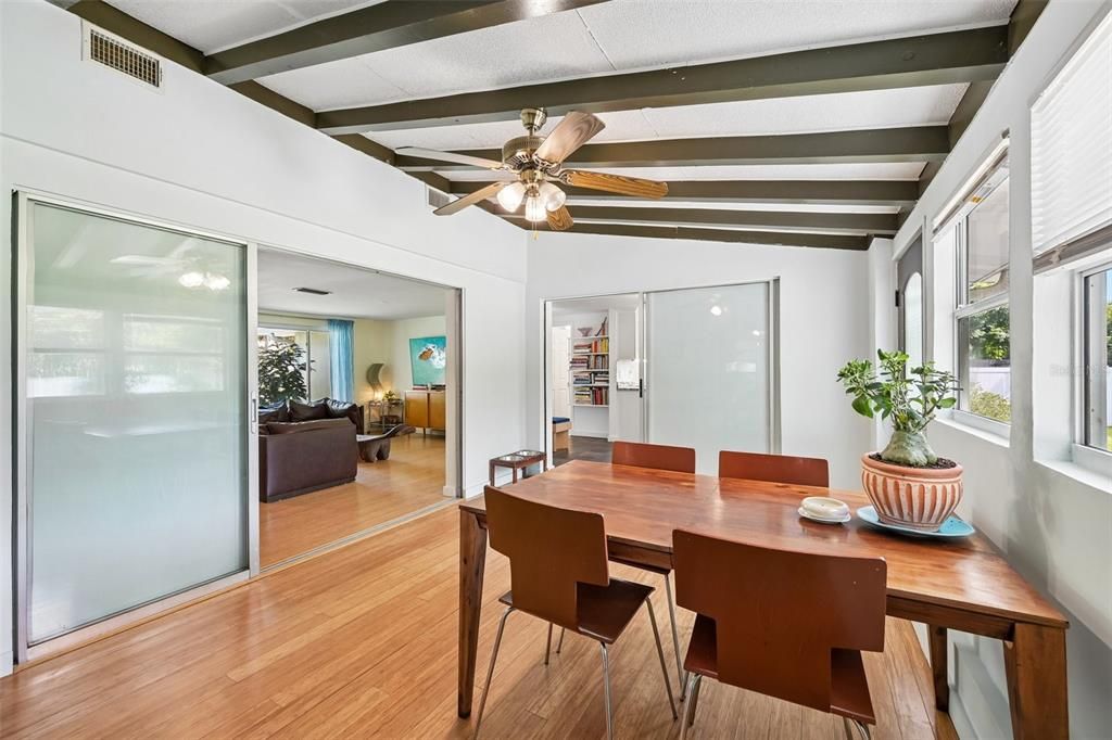 En Venta: $445,000 (2 camas, 2 baños, 1346 Pies cuadrados)