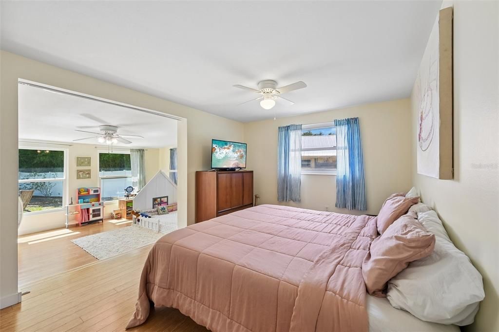 En Venta: $445,000 (2 camas, 2 baños, 1346 Pies cuadrados)